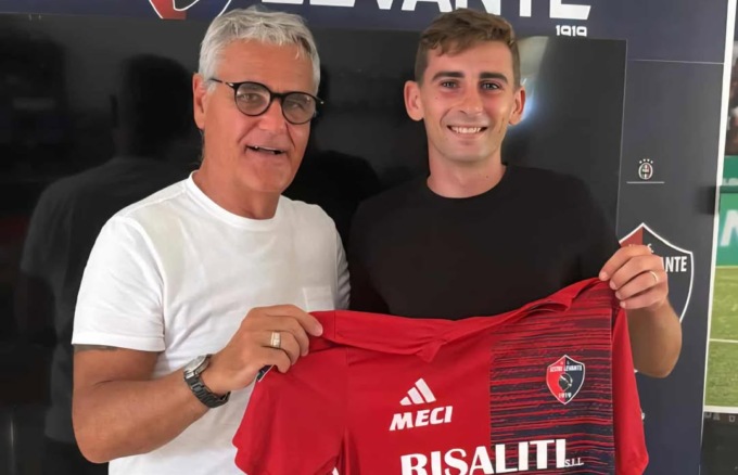 Andrea Ferretti torna a vestire il rossoblù: è di nuovo un giocatore dell’Unione