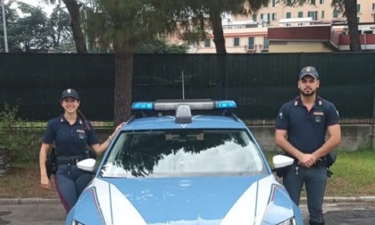 Scortano una neonata in crisi respiratoria sulla A12 fino al Gaslini: i complimenti da parte del Polizia di Stato