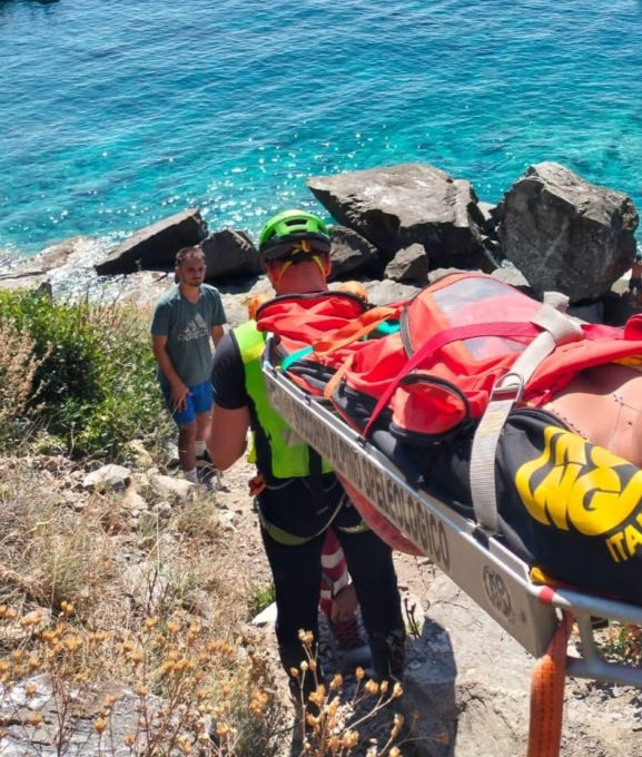 Escursionista colta da attacco di panico a Punta Manara, soccorsa dal Soccorso Alpino e dai Vigili del Fuoco