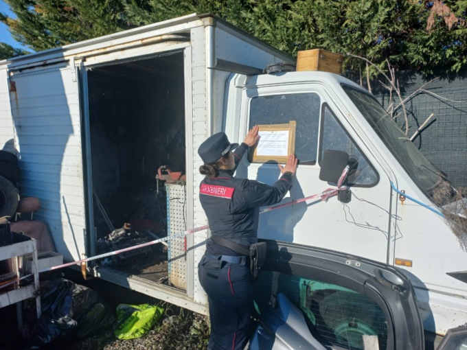 Traffico internazionale di rifiuti, sgominata banda