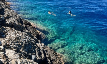 Scivola a Punta Chiappa mentre trasporta la sua canoa