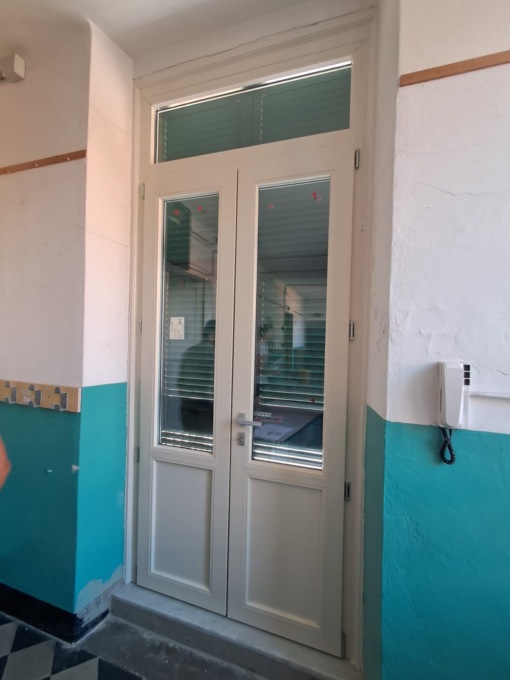 A Chiavari terminati gli interventi su 55 infissi della scuola elementare Fara
