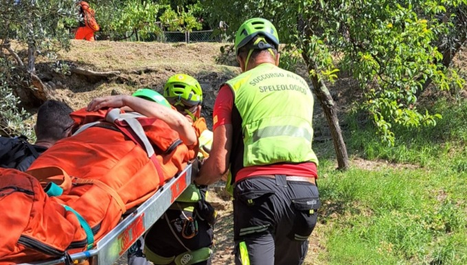 Si ferisce durante un’escursione, soccorsa 54enne