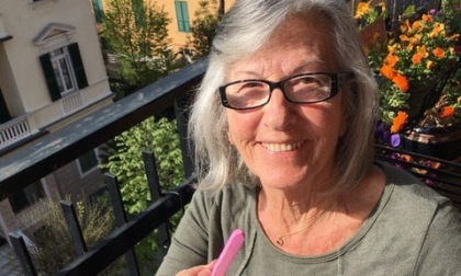 “Ri-fiorire nella vibrazione dei gessetti”: la mostra di Ivana Baronetti