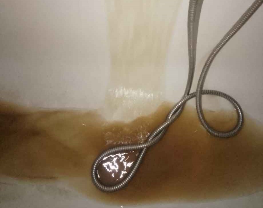 Lavagna, acqua torbida dai rubinetti: l’interpellanza dell’opposizione