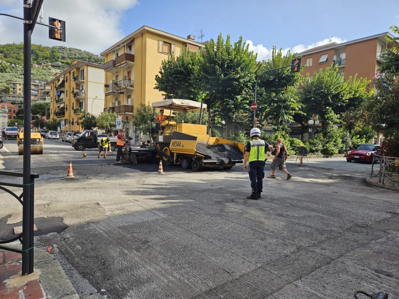Nuovo asfalto in piazza Gastaldi e in via Speroni a Recco