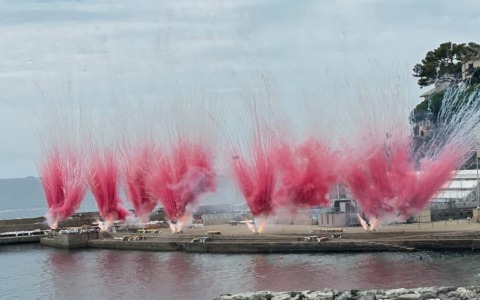 Recco, bagno di folla per i fuochi d’artificio: questa sera il gran finale
