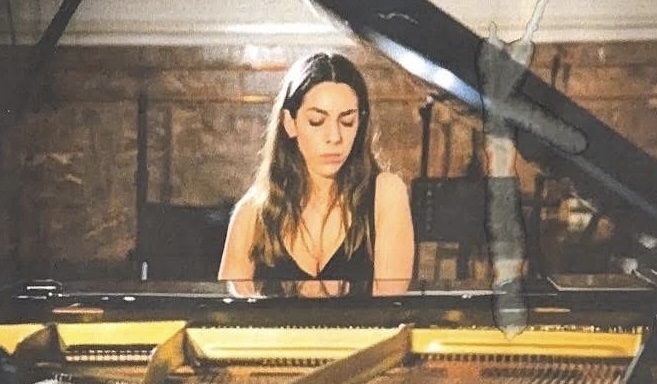 A Sori il talento di Sara De Santis incanta al pianoforte