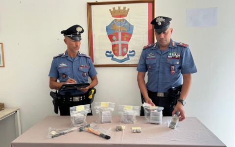 Sestri Levante, sequestrati oltre due chili di hashish: denunciato un 20enne