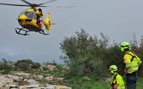 Lavagnese si ferisce alla schiena in gita: l’elisoccorso Grifo la trasporta al San Martino