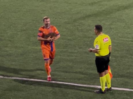 Cinghialino in campo durante Sammargheritese–San Desiderio: partita sospesa per qualche minuto