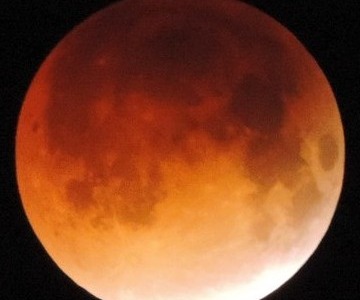 Eclissi di Luna e osservazione di Saturno, appuntamento a Chiavari