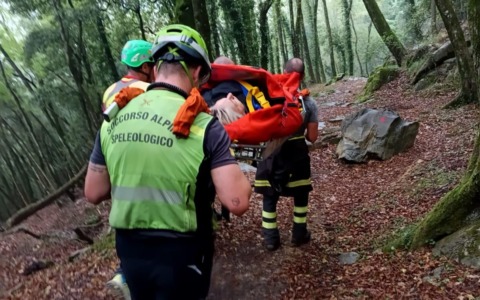Infortunio lungo il sentiero Montallegro, soccorsa escursionista 60enne