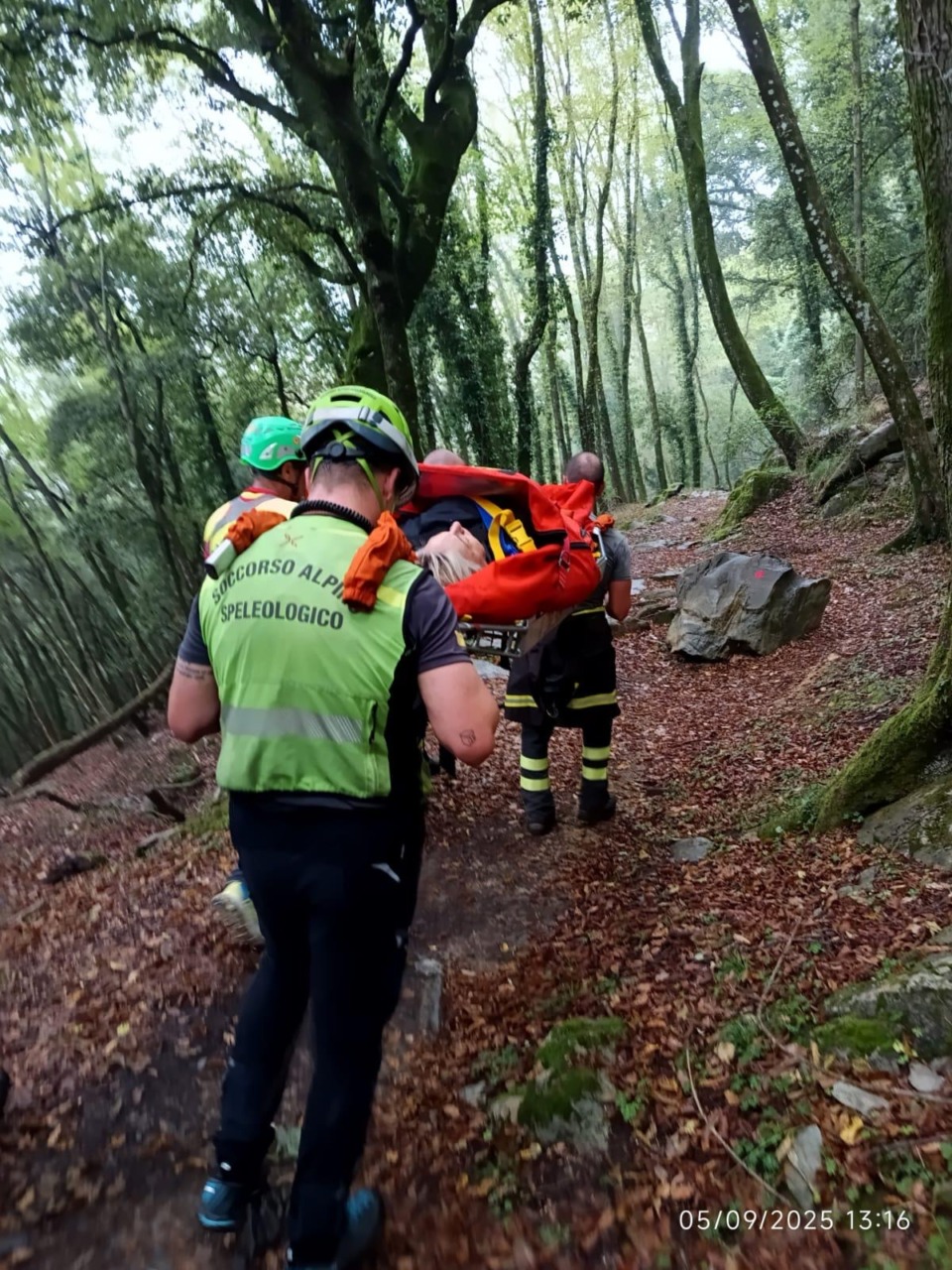 Infortunio lungo il sentiero Montallegro, soccorsa escursionista 60enne