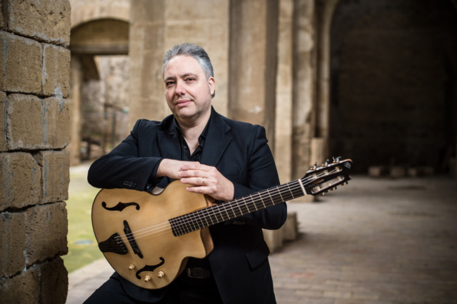 Il chitarrista Francesco Buzzurro in concerto al Teatro Sociale di Camogli