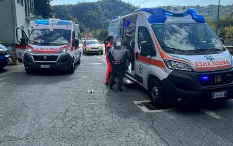 Motociclette si scontrato, due persone al pronto soccorso