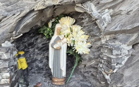 Zoagli, vandalizzata ancora la Madonnina sulla passeggiata di Levante
