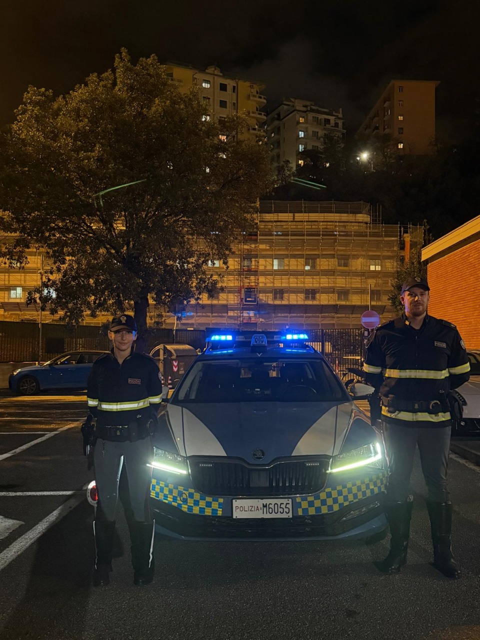 Polstrada ritrova un cane e lo riconsegna al suo padrone