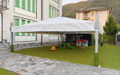 A Cicagna installata una nuova tensostruttura nel cortile comunale in uso scolastico
