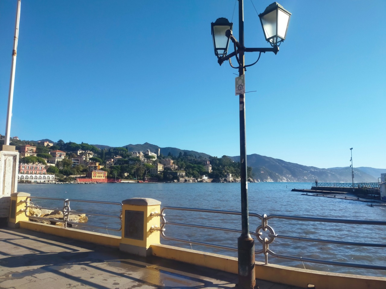 Restauro dei pali storici dell’illuminazione a Santa Margherita Ligure