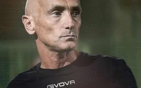 L’ex allenatore del Sestri Levante Enrico Barilari al Foggia
