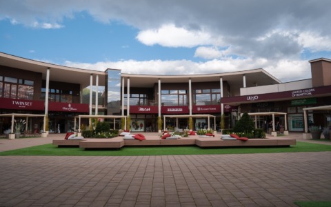 Brugnato 5Terre Outlet Village accende la magia del Natale