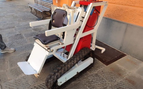 Presentata a Camogli una sedia semovente capace di consentire l’accesso al mare ai disabili