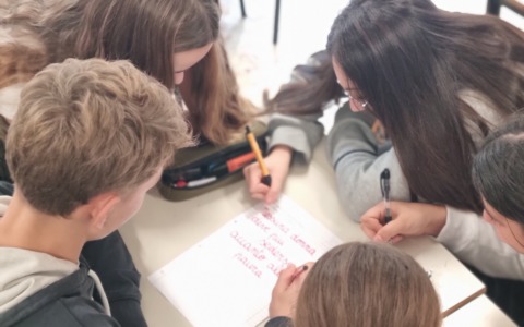 “Nessuna donna deve più sedersi accanto alla paura”, la Croce Rossa premia la 3A dell’IC Rapallo