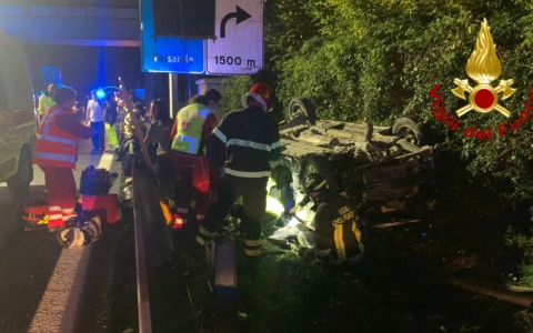 Incidente in A12, due ricoverati al San Martino sempre in prognosi riservata