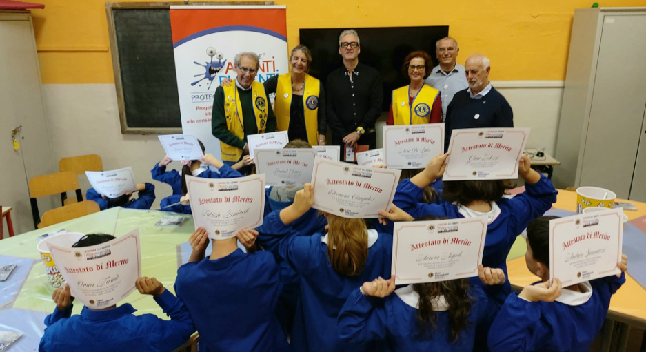 Sestri Levante, i Lions portano la “Missione Agenti Pulenti” alla primaria Bertollo