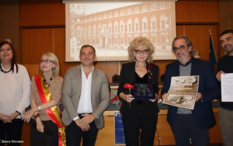 Recco, a Paola Volpi il “Premio Eccellenza Donna – Il Canto di Dafne”
