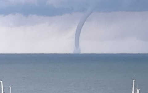 Trombe marine davanti al Tigullio: le immagini