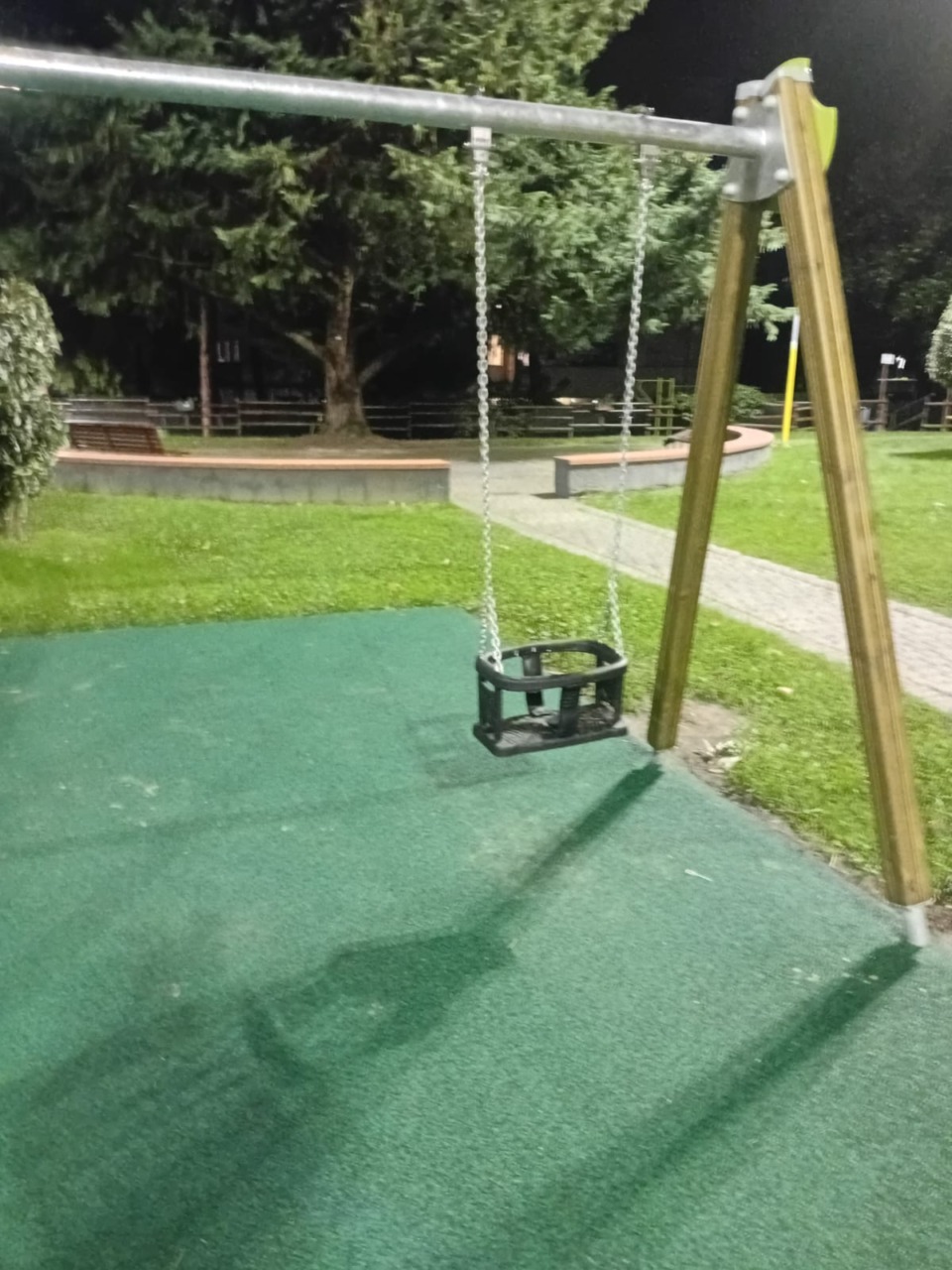 A Sestri Levante è sparita un’altalena al Parco Bruno Monti