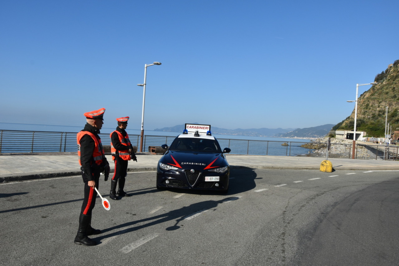 Controlli notturni a Santa, tre persone denunciate dai Carabinieri