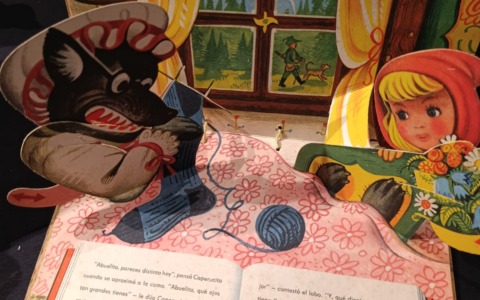 Grande successo per l’inaugurazione della mostra  sui pop-up di Kubašta a Chiavari