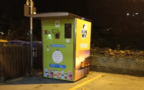 Camogli, installata una nuova mangiaplastica in via Garibaldi