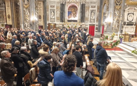 Grande folla a Chiavari per l’ultimo saluto a Sandro Giacobbe