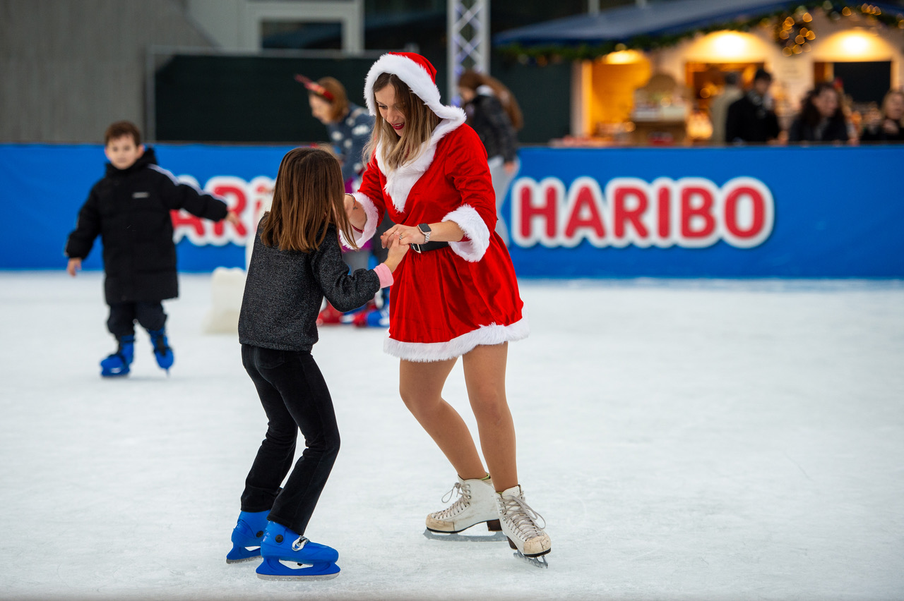 Natale al Porto Carlo Riva di Rapallo tra pattinaggio, musica e atmosfera di festa