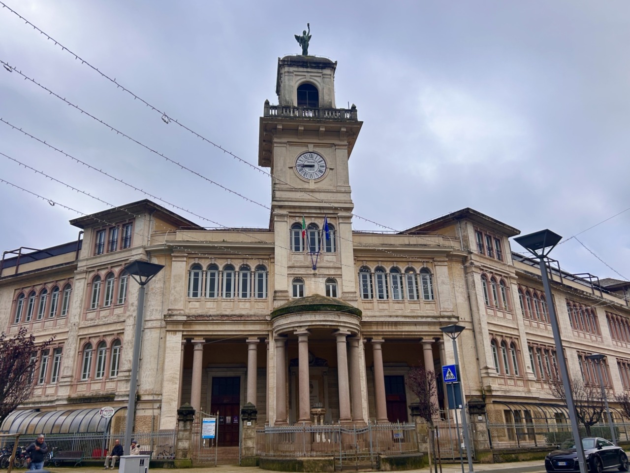 Orologio di piazza della Repubblica fermo, il Comune di Sestri avvia il ripristino