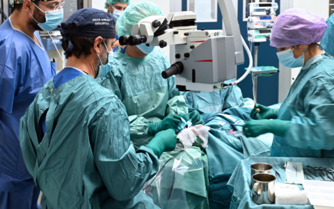 Gaslini, intervento senza precedenti in Italia su un bimbo di due anni con grave malformazione oculare