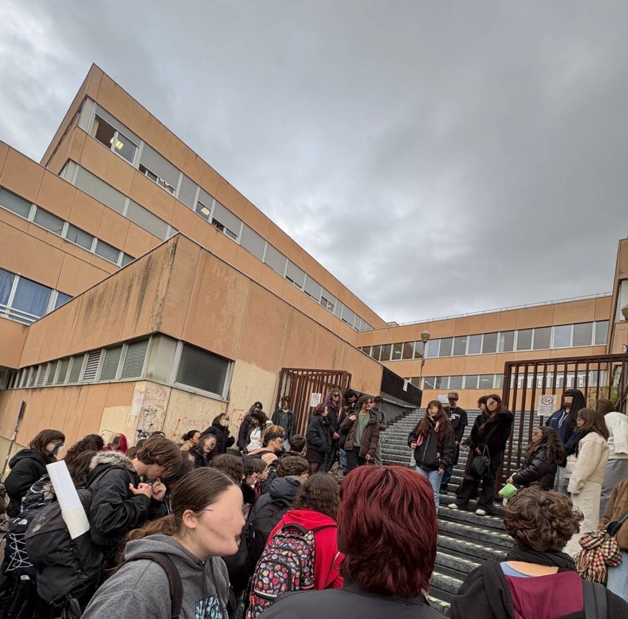 Aule fredde al liceo Luzzati, la protesta degli studenti