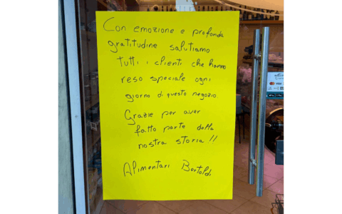Dopo 42 anni di attività chiude Alimentari Bertoldi a Casarza Ligure