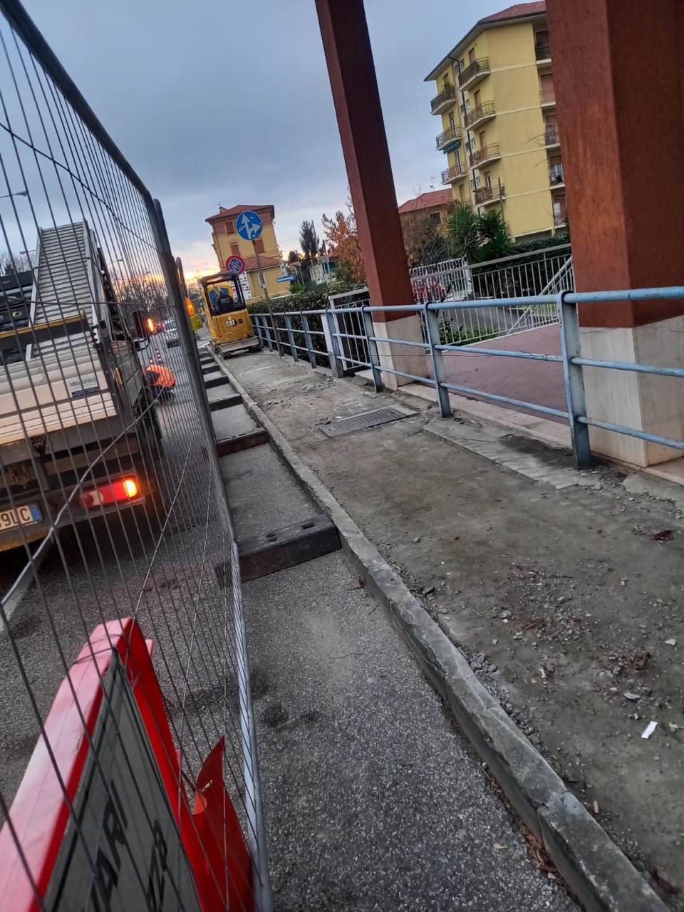 Viale Kasman, partiti gli interventi di manutenzione dei marciapiedi