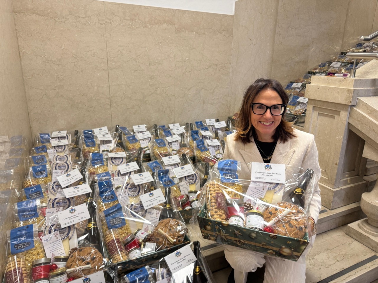 Chiavari, cento pacchi di Natale per gli anziani e le famiglie fragili