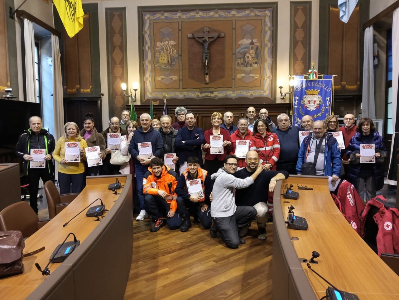 Rapallo, il sindaco premia le associazioni per il natale in città