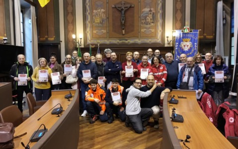 Rapallo, il sindaco premia le associazioni per il natale in città