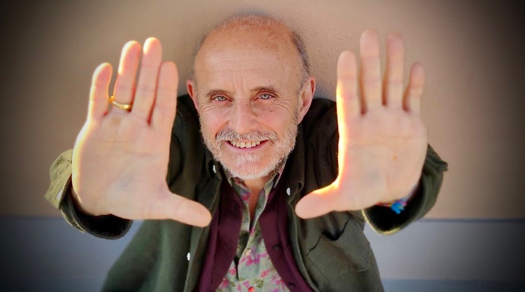 Giuseppe Cederna al Teatro Comunale di Sori con “Non dimenticarti mai del cielo”