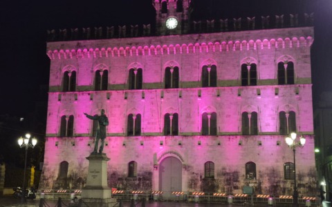 Il Palazzo della Cittadella di Chiavari si tinge di rosa per il Giro d’Italia