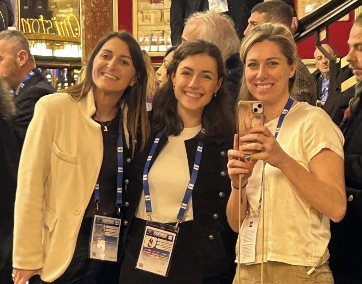 I bimbi del Coro dell’Antoniano vestiti al Festival dall’azienda tigullina Magil