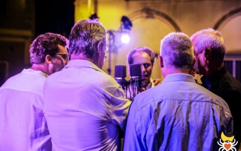 Solidarietà a tavola ad Avegno con il gruppo dei Trallallero